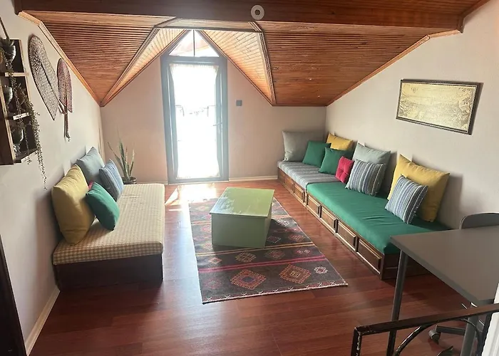 Lycian 3 2 Living - Great Location *